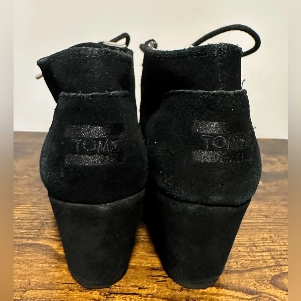 Toms Women’s Black Suede Wedge Booties Size 7.5
